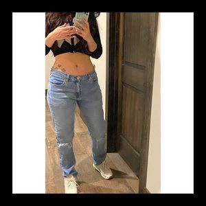 Low rise Levi’s jeans